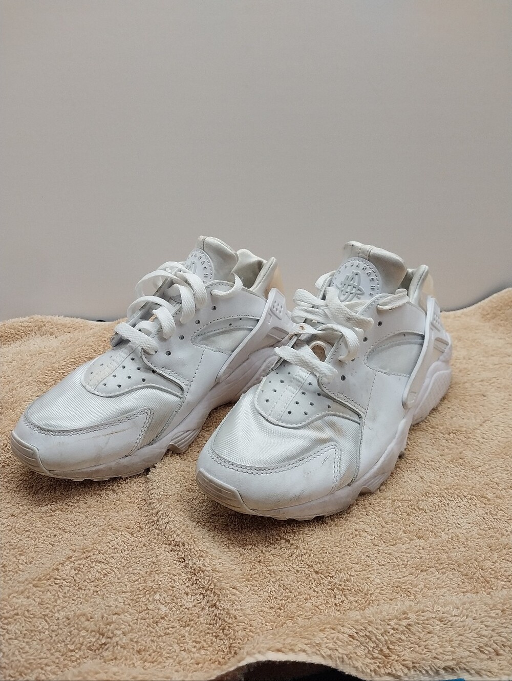Kids White Athletic Sneakers - Classic Casual Trainers